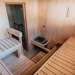 Staadioni Hotel *